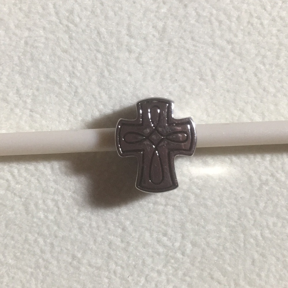 Hallmark cross bead